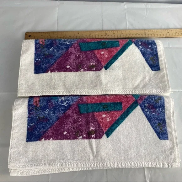 Vintage new condition Spring bath abstract 90s Geometric Pattern hand Towels x 2 - Picture 7 of 7